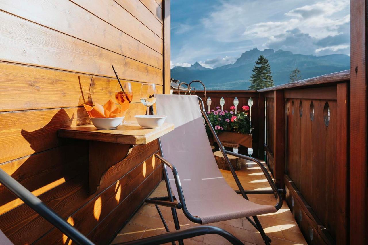 Hotel Panda Cortina- Ricarica Auto Elettriche Cortina dʼAmpezzo Eksteriør bilde