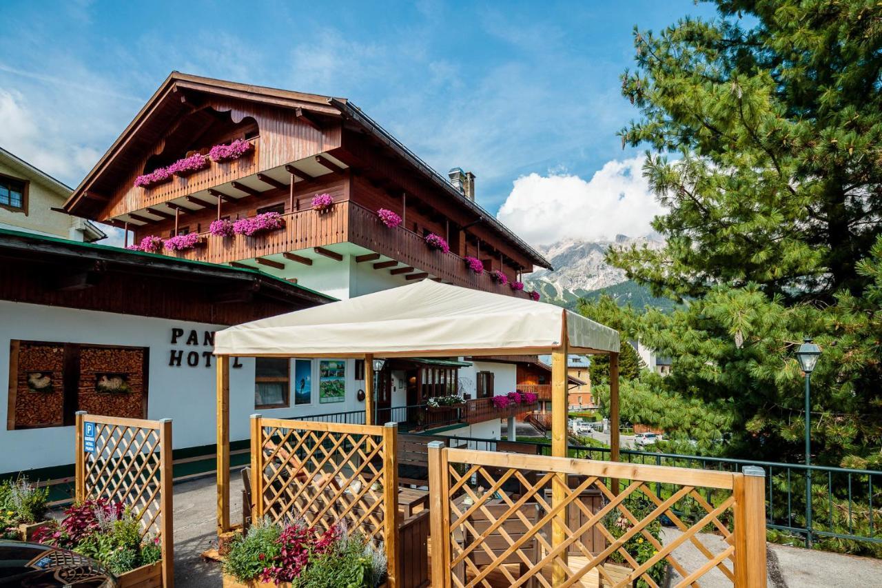Hotel Panda Cortina- Ricarica Auto Elettriche Cortina dʼAmpezzo Eksteriør bilde